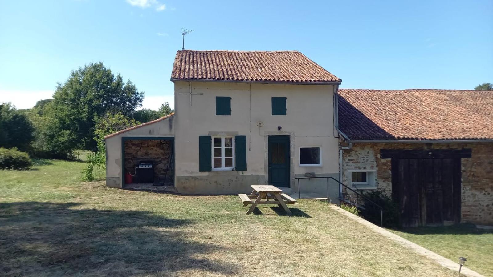 La Petite Halte Bellac Exterior foto